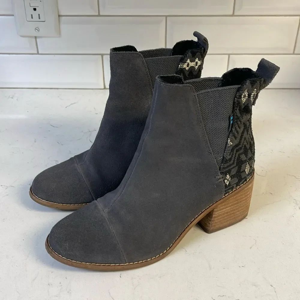 Toms Esme Forged Iron Grey Metallic Jacquard Boots Women’s Size 7.5, Worn Once